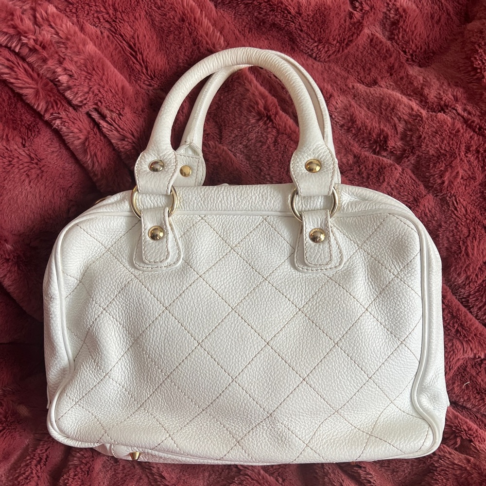 💯 Italian Leather White Quilted Handbag